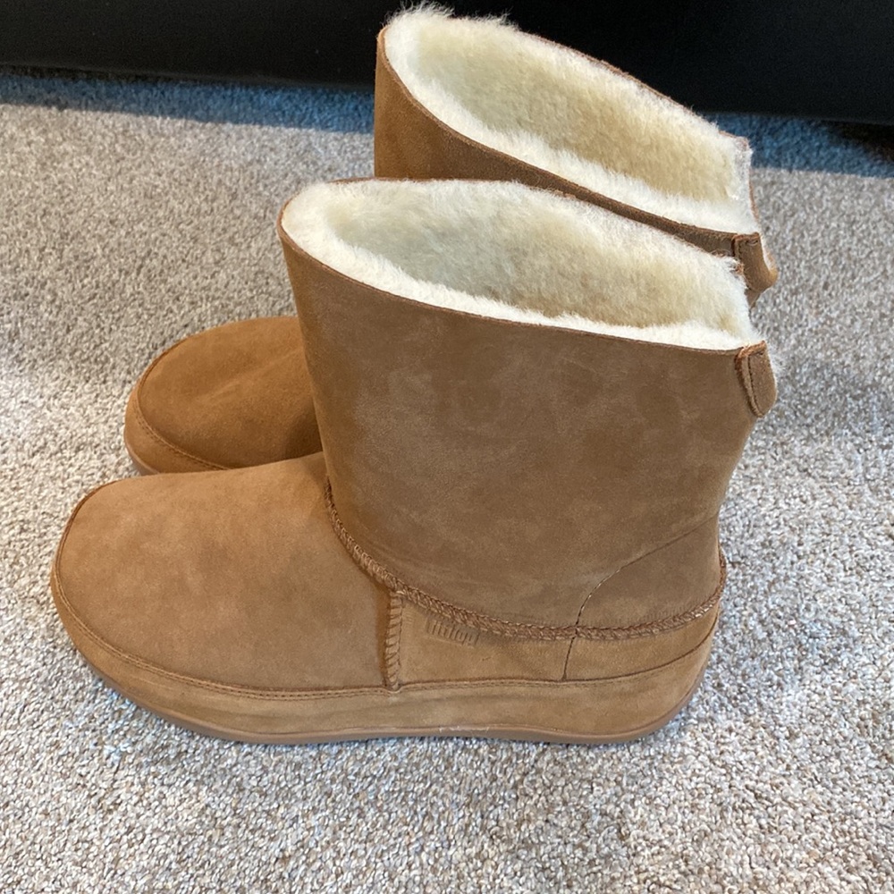 Fitflop Mukluk boots. Size 8 women. - Picture 3 of 7